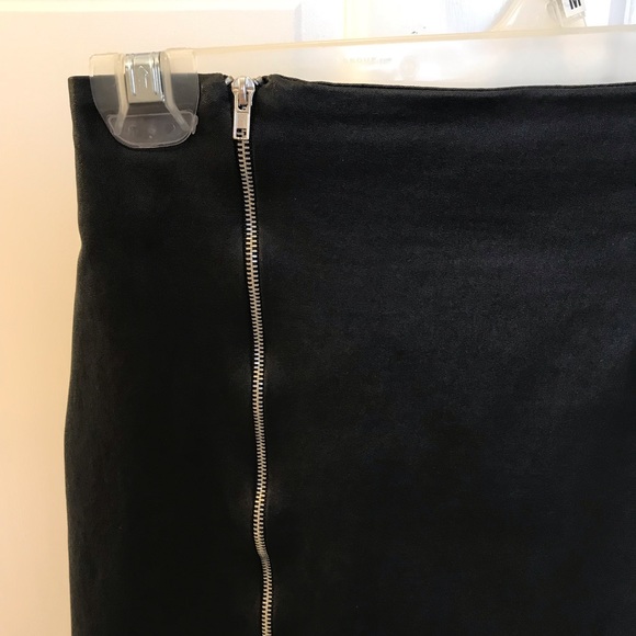 Black leather pencil skirt with slit! Medium - Picture 4 of 5